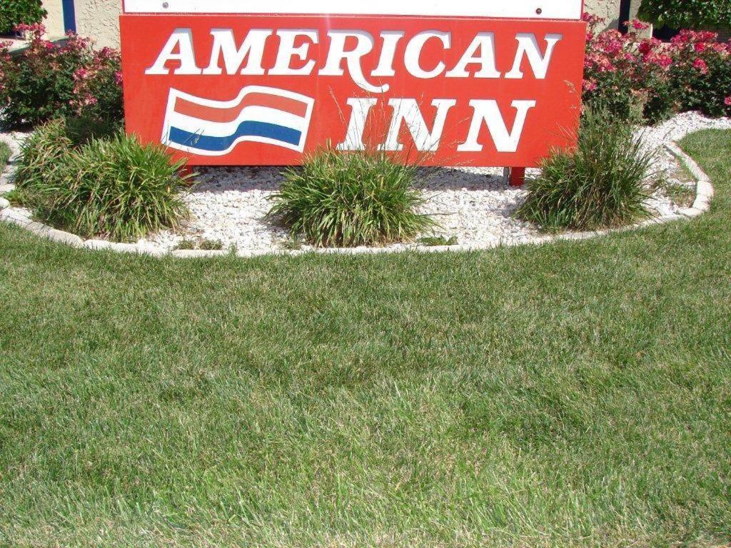 American Inn בלו ספרינגס מראה חיצוני תמונה